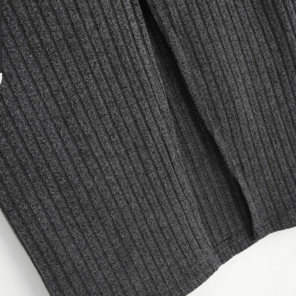 Vented back rib knit skirt